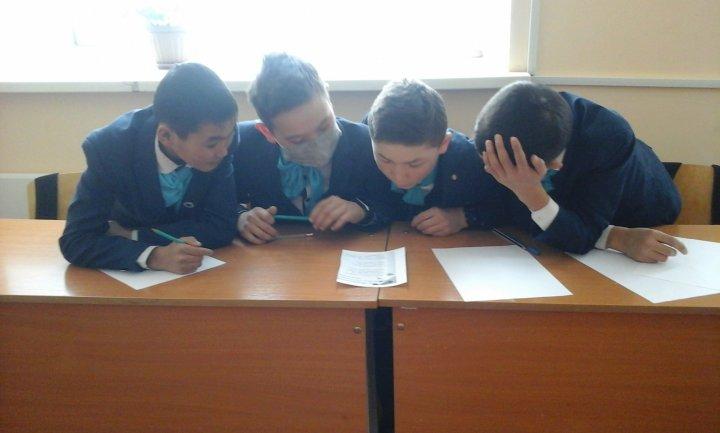 Внеклассное мероприятие по русскому языку "Умники и умницы"